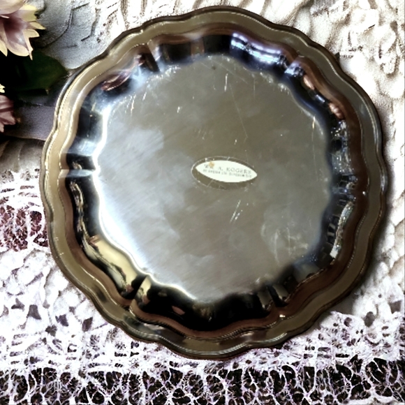 Vtg WM A. ROGERS Oneida Heavy Silver Plated Vegetable Salad Fruit Bowl - Picture 3 of 4